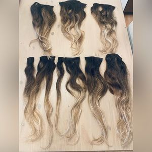 16” ombré clip-in hair extensions. 10 piece.